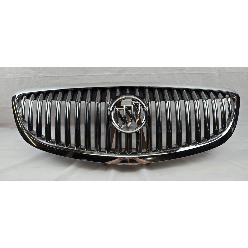 08-12 Buick Enclave OEM Front Upper Chrome Grille Emblem 20828544